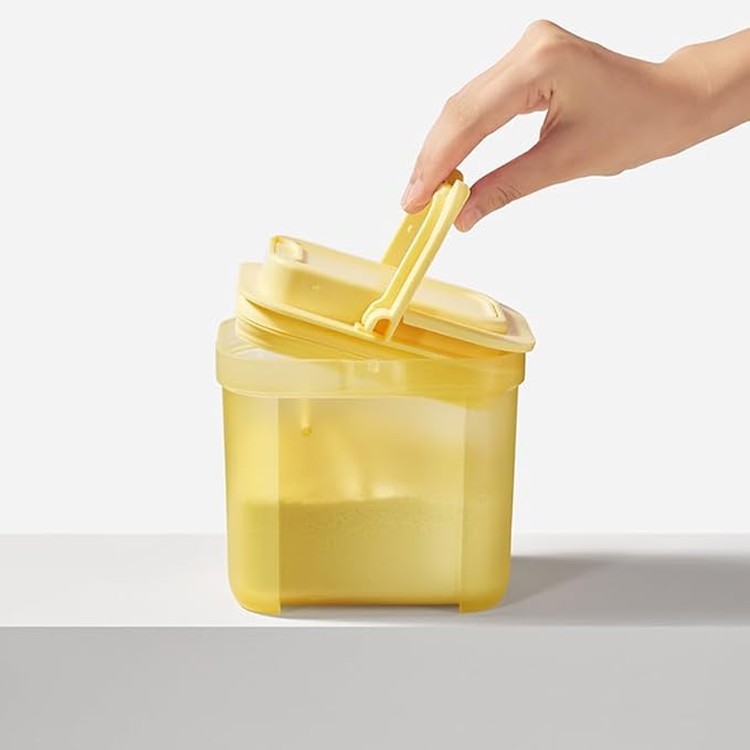 Shockproof Airtight Baby Formula Container with Scoop，Baby Formula Dispenser for Travel Outdoor Activities,BPA Free (Yellow, 1000ml)