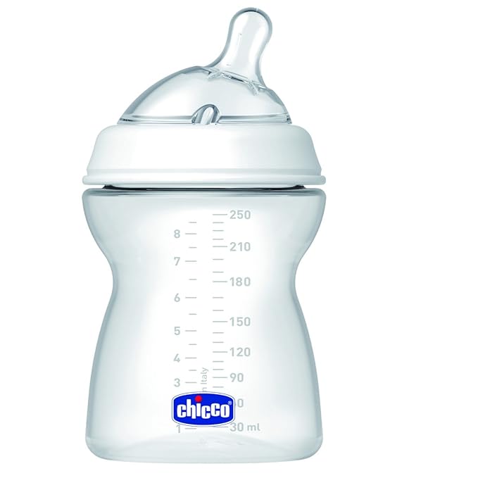 Chicco Naturalfeeling Complete Starter Set with Bottles, Teat Dummy and Brush, 0 m +