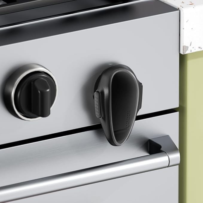 SAFELON 1 PC Child Safety Oven Door Lock, Childproof Oven Front Lock, Heat-Resistant Material, Durable & Easy to Install (Black)