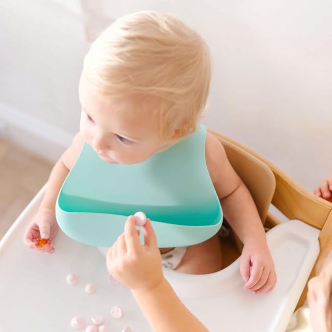Magnetic Silicone Baby Bib – Waterproof, Dishwasher Safe, BPA Free Food-Grade, Feeding Bib for Infants and Toddlers