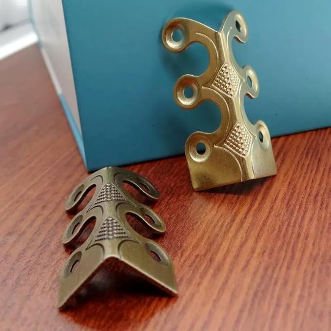Skirting Board Corner Protectors Solid Brass Baseboard Corner Protectors, Vintage Metal Corner Protector Table Corner Perimeter Cover Safety Bracket with Screws (Black*5Pcs)