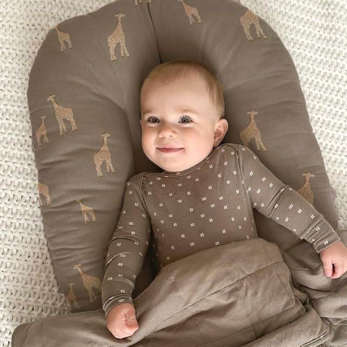 GUNAMUNA Unisex Baby Infant Changing Pad Covers, Ultra Soft and Safe on Skin, Baby Shower, 30" x 18", Giraffe Maple