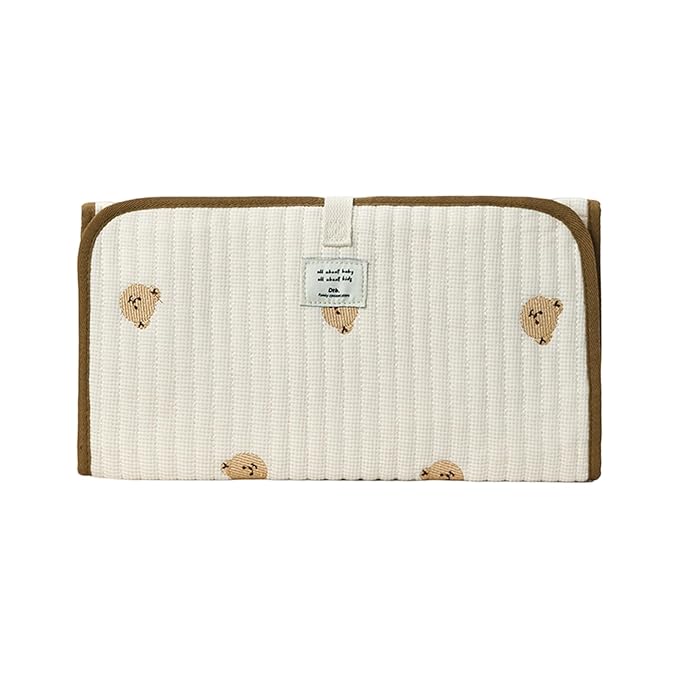Portable Baby Changing Pad Foldable & Water Proofing Mat Built-in Mesh Pocket for Newborns and Parents During Travel (Bear)