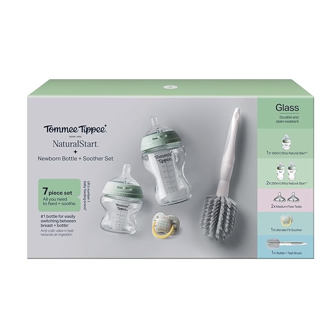 Tommee Tippee Natural Start Glass Newborn Starter Set, 150ml and 250ml Anti-Colic Baby Bottles, Slow and Medium Flow Breast-Like Teats for a Natural Latch, Self-Sterilising