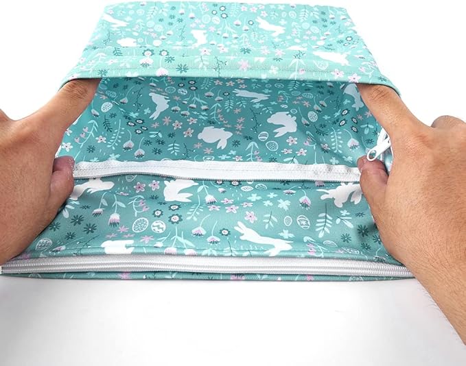 MOMIGO 3 pcs/set Wet Dry Bags for Baby Cloth Diapers - Reusable Washable for Stroller, Diapers, Travel Bags, Gym Bag 11.8 * 15.7 inch (Green)
