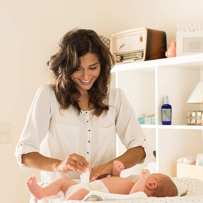 All Natural Diaper Rash Guard for Your Baby's Bottom - Healing and Soothing 2-in-1 Herbal Cleanser and Lotion - Moisturizes and Protects (4 Ounce Spray)