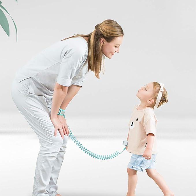 SONARIN Anti Lost Safety Wrist Link Child Safety Strap,Anti Lost Wrist Walking Hand Belt and Magnetic Induction Lock for Toddlers,Babies & Kids(Green)