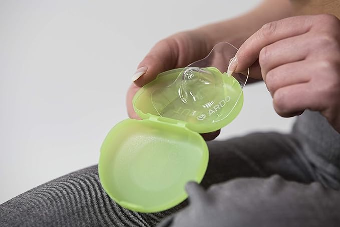Ardo Tulips Contact Nipple Shields for Breastfeeding, Made in Switzerland, 2 Count with Carrying Case, BPA Free, (Size M, 20mm)