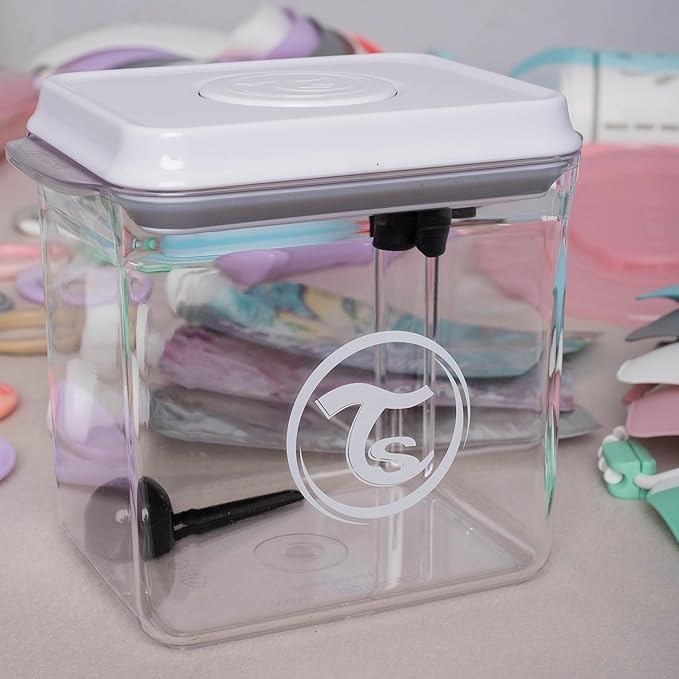 Twistshake Baby Formula Container | Moisture-Proof | Sealed Milk Powder Dispenser for Infants | Portable Food Storage Box for Baby Food | Milk Powder Storage | Newborn Essentials | 1700 ml, White