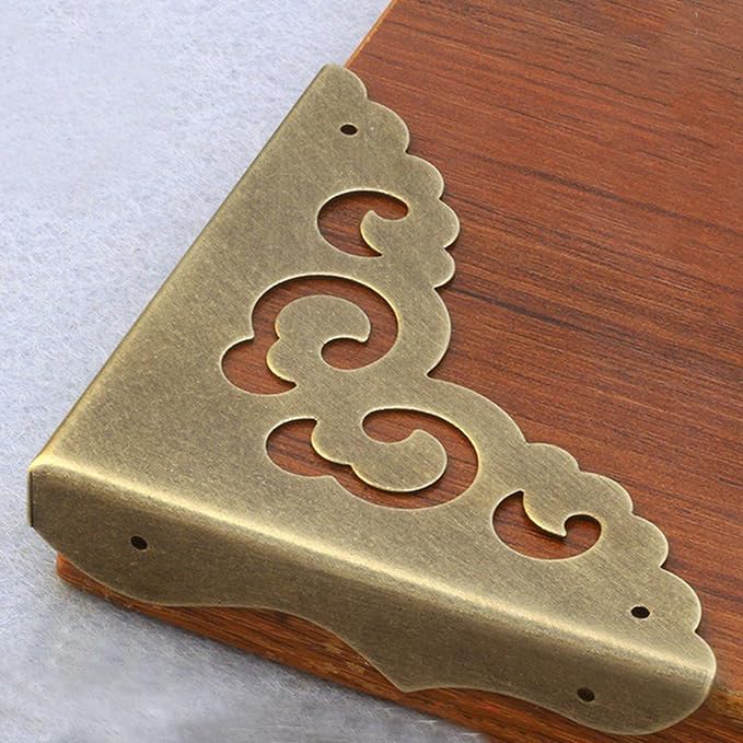 4 Pcs Metal Furniture Corner Protectors, Decorative Corner Protectors with Mounting Nails Retro Style Edge Safety Guards Covers Vintage Metal Corner Guards for Table Cabinet Furniture Wooden Case