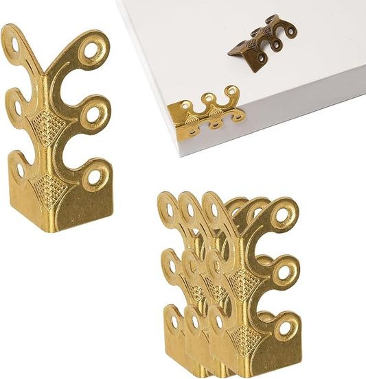 4 Pcs Solid Brass Baseboard Corner Protectors, Vintage Metal Skirting Board Corner Protectors, Table Corner Edge Cover Safety Bracket with Screws. (Brass)