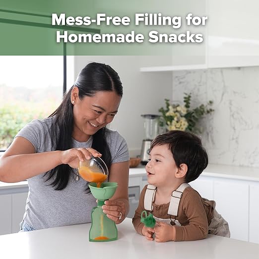 haakaa Fill & Go Yummy Pouch ＆ Flower Funnel Combo - Pea Green Pouch (2pcs) + Spring Green Funnel