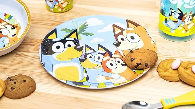 Zak Designs Bluey Kids Dinnerware Gift Set Includes Plate, Bowl, Tumbler, Water Bottle, and Utensil Tableware, Made of Durable Material and Perfect for Kids (6 Piece Gift Set, BPA-Free)