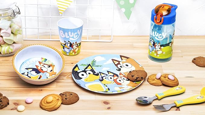 Zak Designs Bluey Kids Dinnerware Gift Set Includes Plate, Bowl, Tumbler, Water Bottle, and Utensil Tableware, Made of Durable Material and Perfect for Kids (6 Piece Gift Set, BPA-Free)