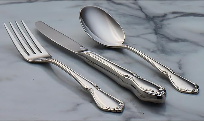 Oneida Silverware Set, Chateau Fine Flatware Dinner Knives Set, Service For 4, 18/10 Stainless Steel Knives, Dishwasher Safe, Utensils, Tableware, Cutlery, Dinner Knife (Silver, 4 Piece)