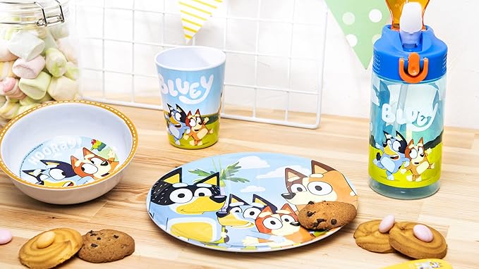 Zak Designs Bluey Kids Dinnerware Gift Set Includes Plate, Bowl, Tumbler, Water Bottle, and Utensil Tableware, Made of Durable Material and Perfect for Kids (6 Piece Gift Set, BPA-Free)