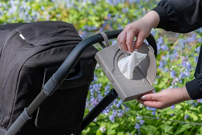 Ubbi On-The-Go Wipes Dispenser and Retractable Bag Dispenser Travel Bundle with 22 Wipes Capacity and 24 Scented Bags