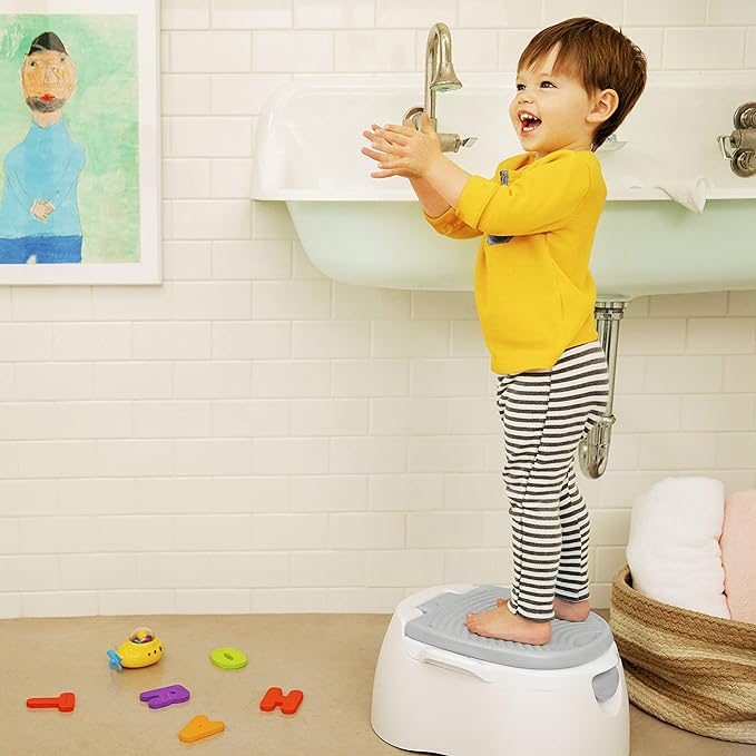 Munchkin® Arm & Hammer Multi-Stage 3-in-1 Potty Seat, (Potty Chair, Trainer Ring and Step Stool), Grey