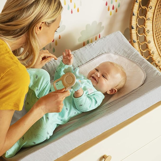 Munchkin® Warm GlowTM Wipe Warmer with 3 Munchkin® Waterproof Changing Pad Liners